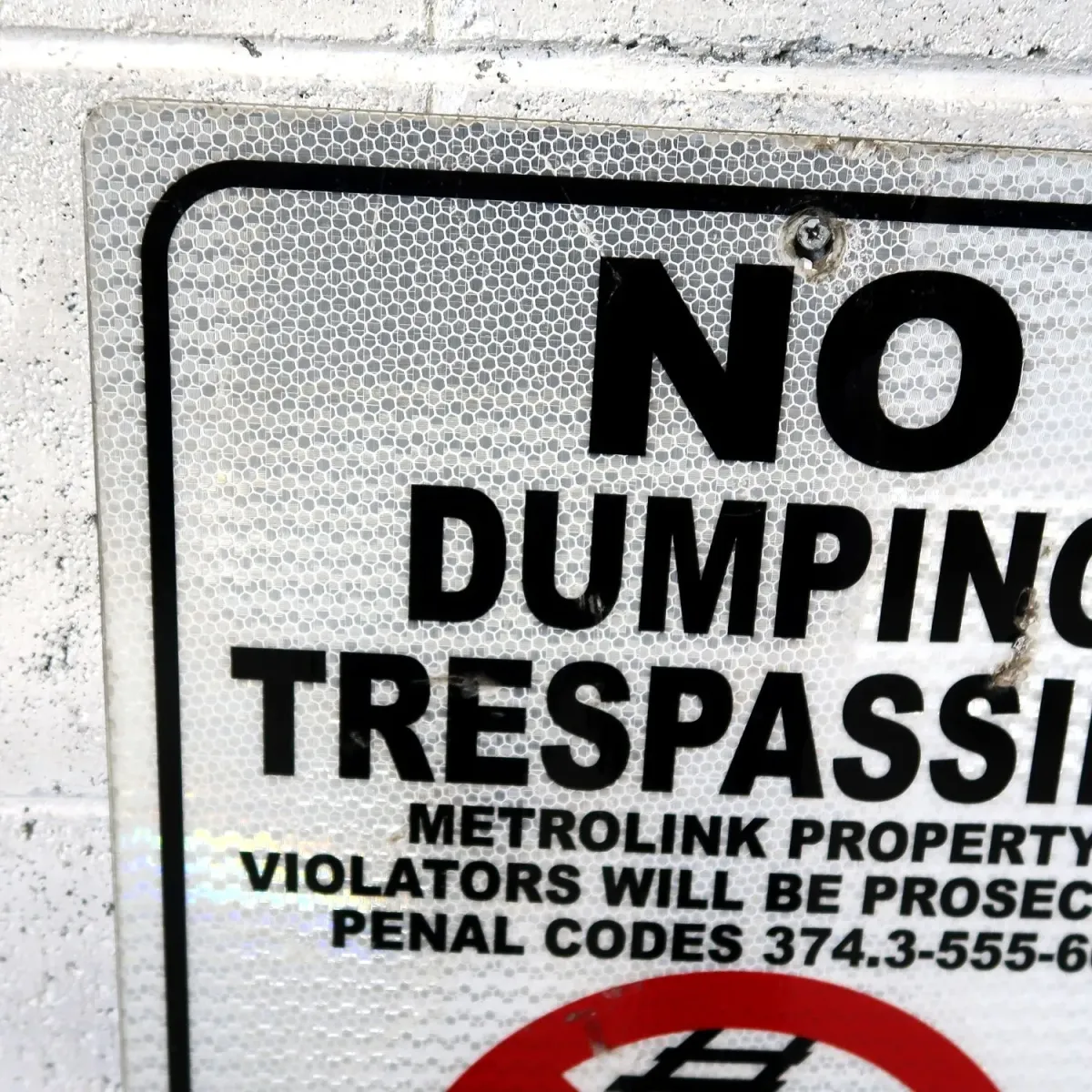 NO DUMPING TRESPASSING メタルサイン