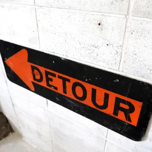 DETOUR ビンテージ ロードサイン