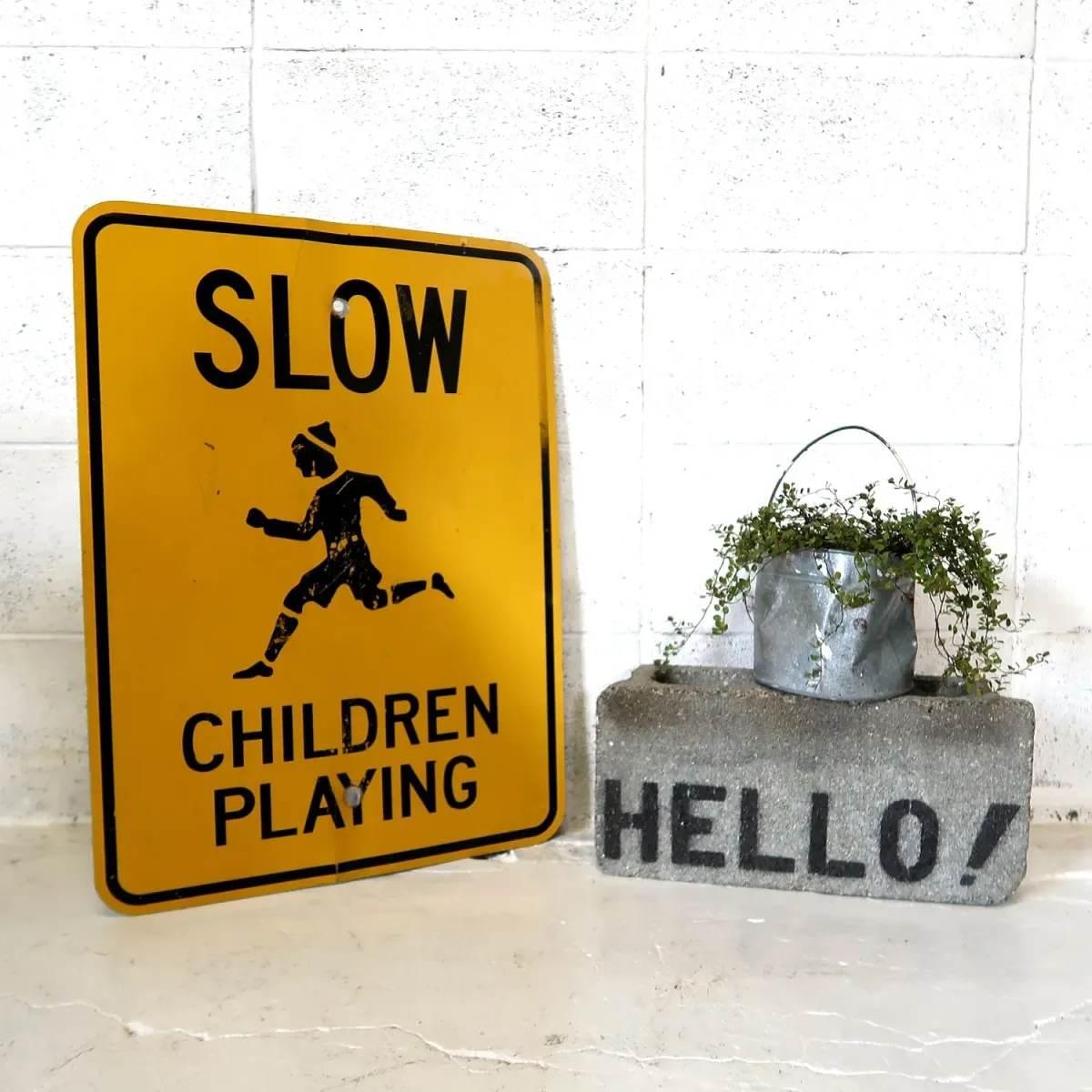 SLOW CHILDREN PLAYING ビンテージ ロードサイン