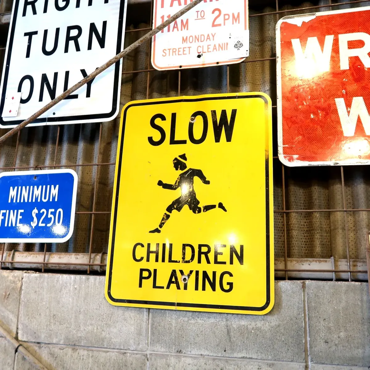 SLOW CHILDREN PLAYING ビンテージ ロードサイン