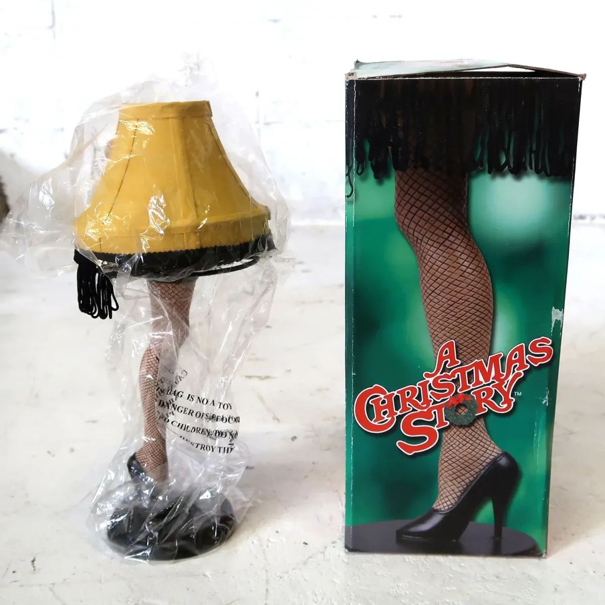 A CHRISTMAS STORY ティーライトホルダー レッグランプ 箱付き