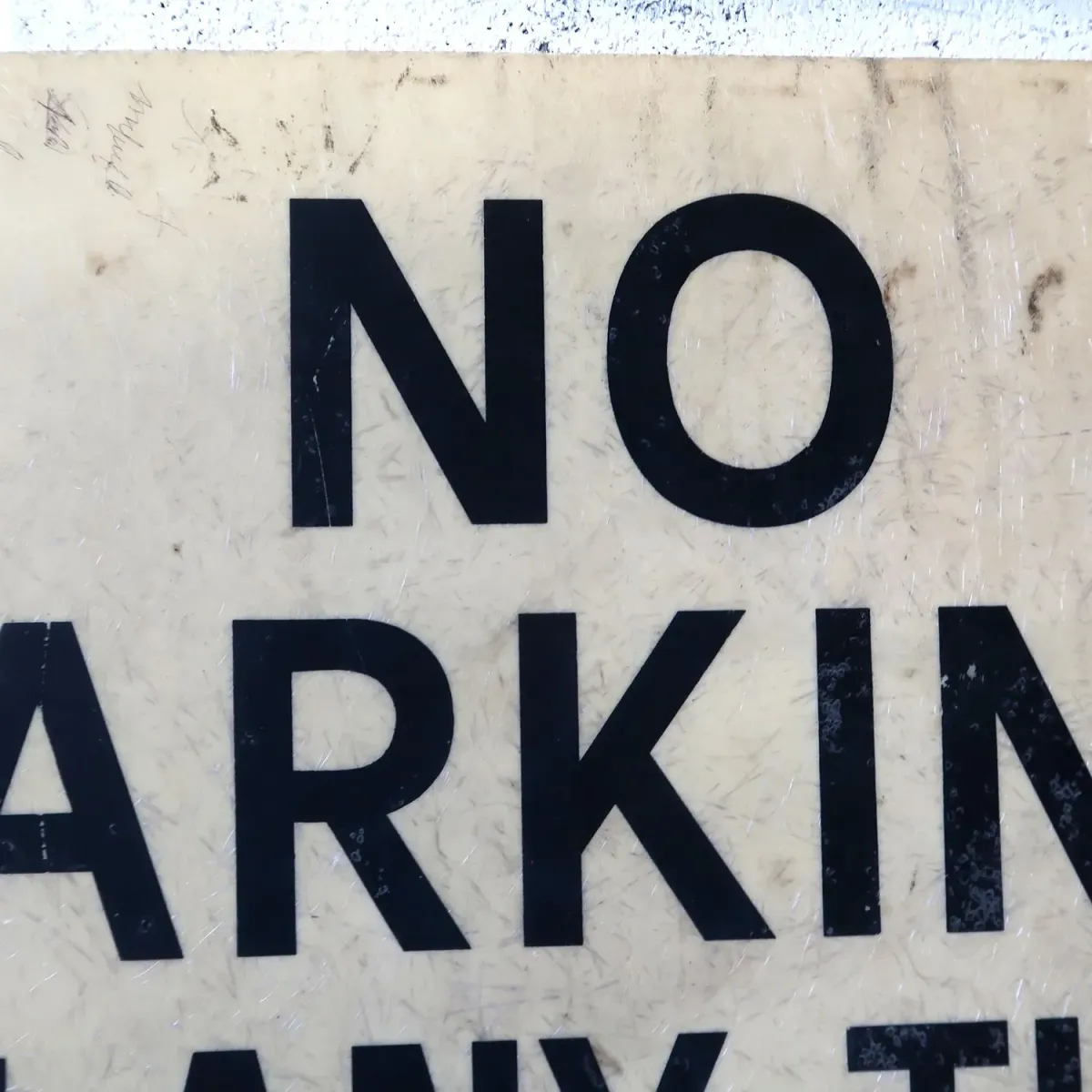 NO PARKING ロードサイン ファイバー製