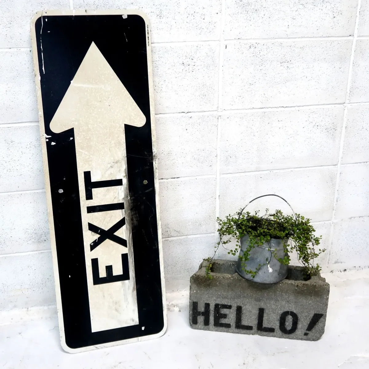 EXIT ビンテージ ロードサイン