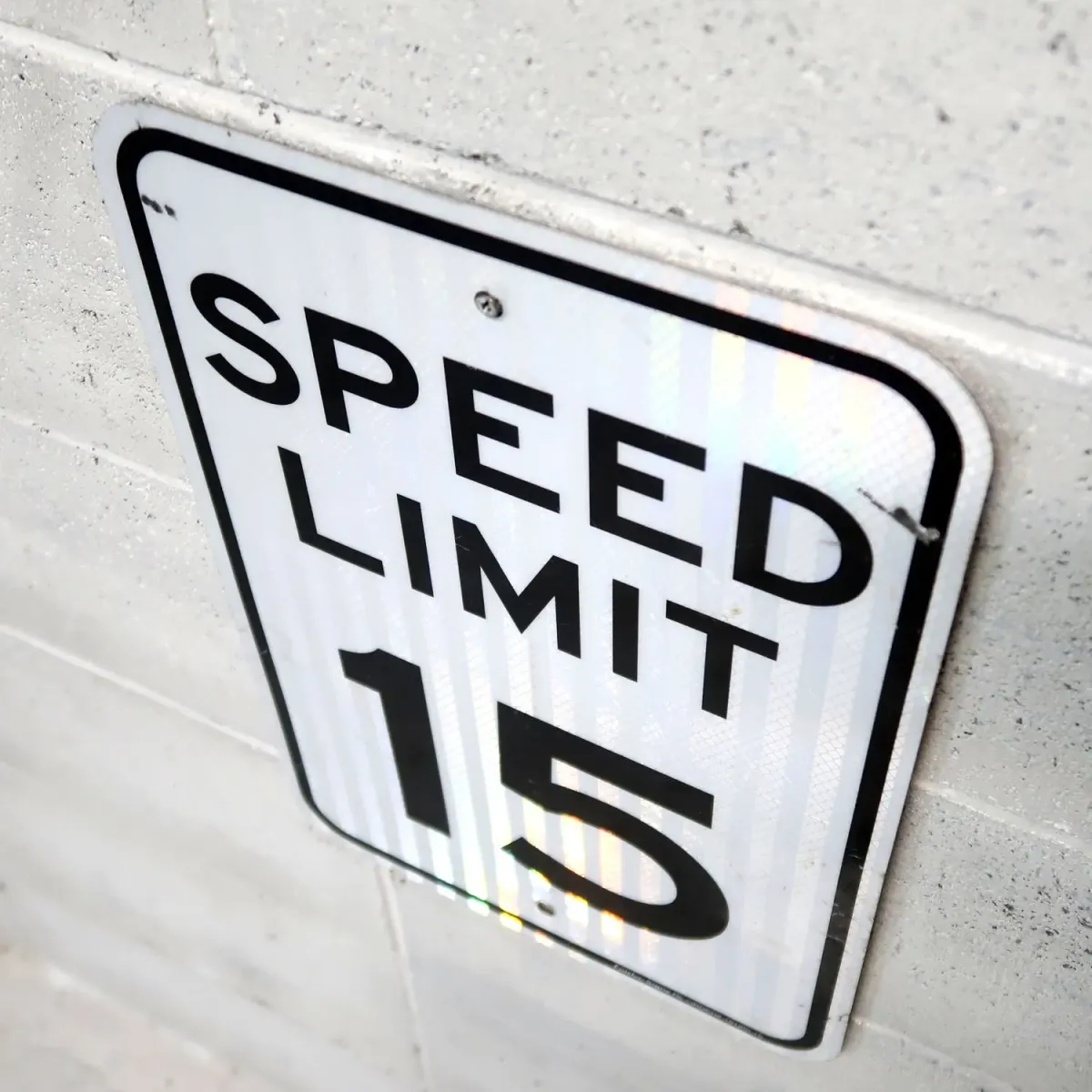 ロードサイン SPEED LIMIT 15