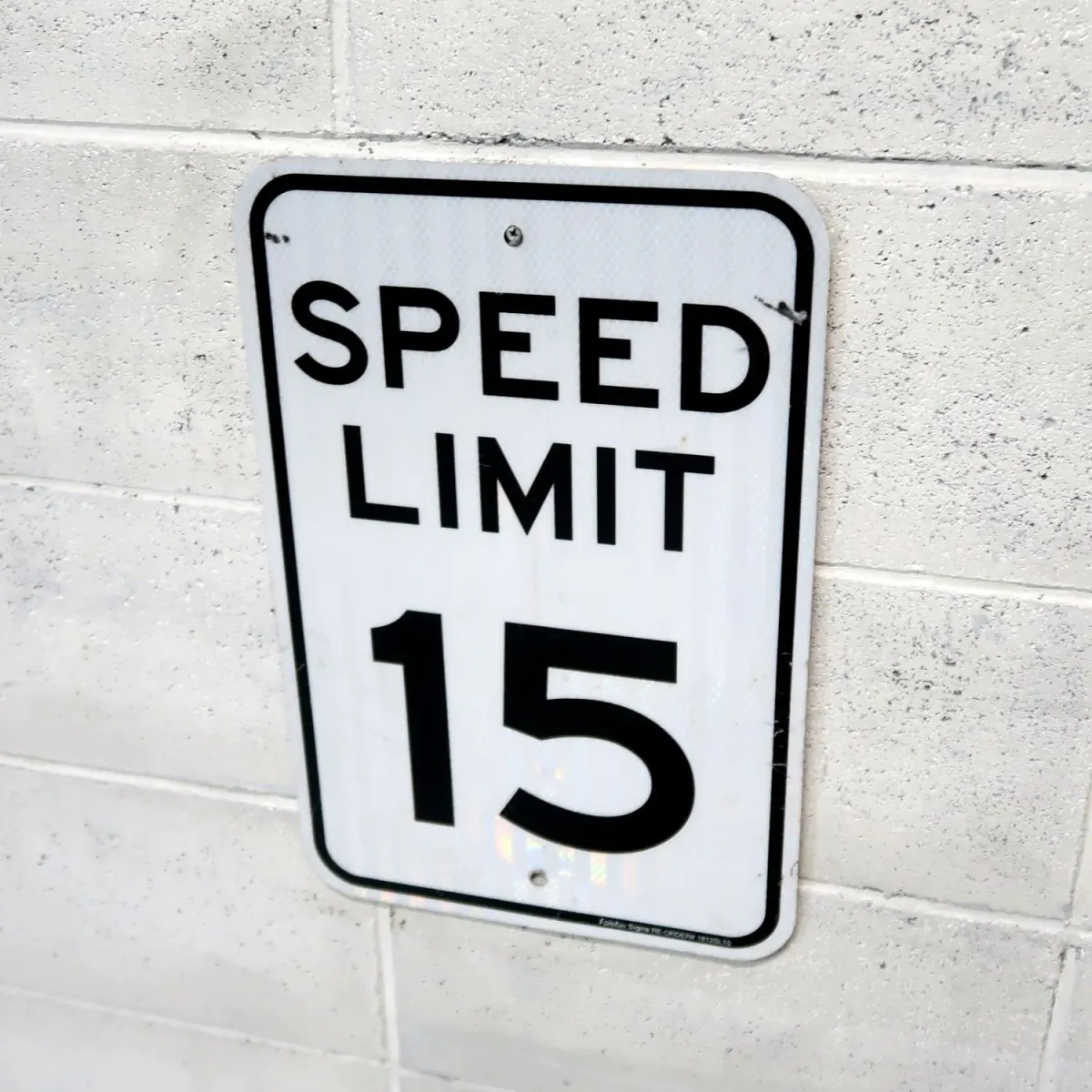 ロードサイン SPEED LIMIT 15
