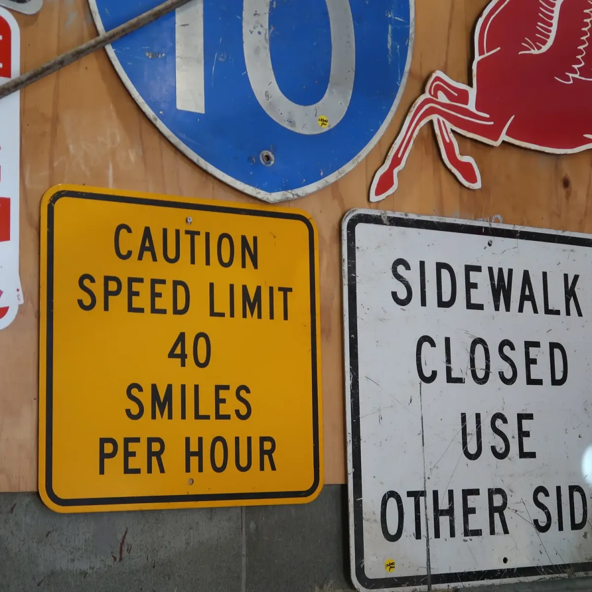 CAUTION SPEED LIMIT メタルサイン