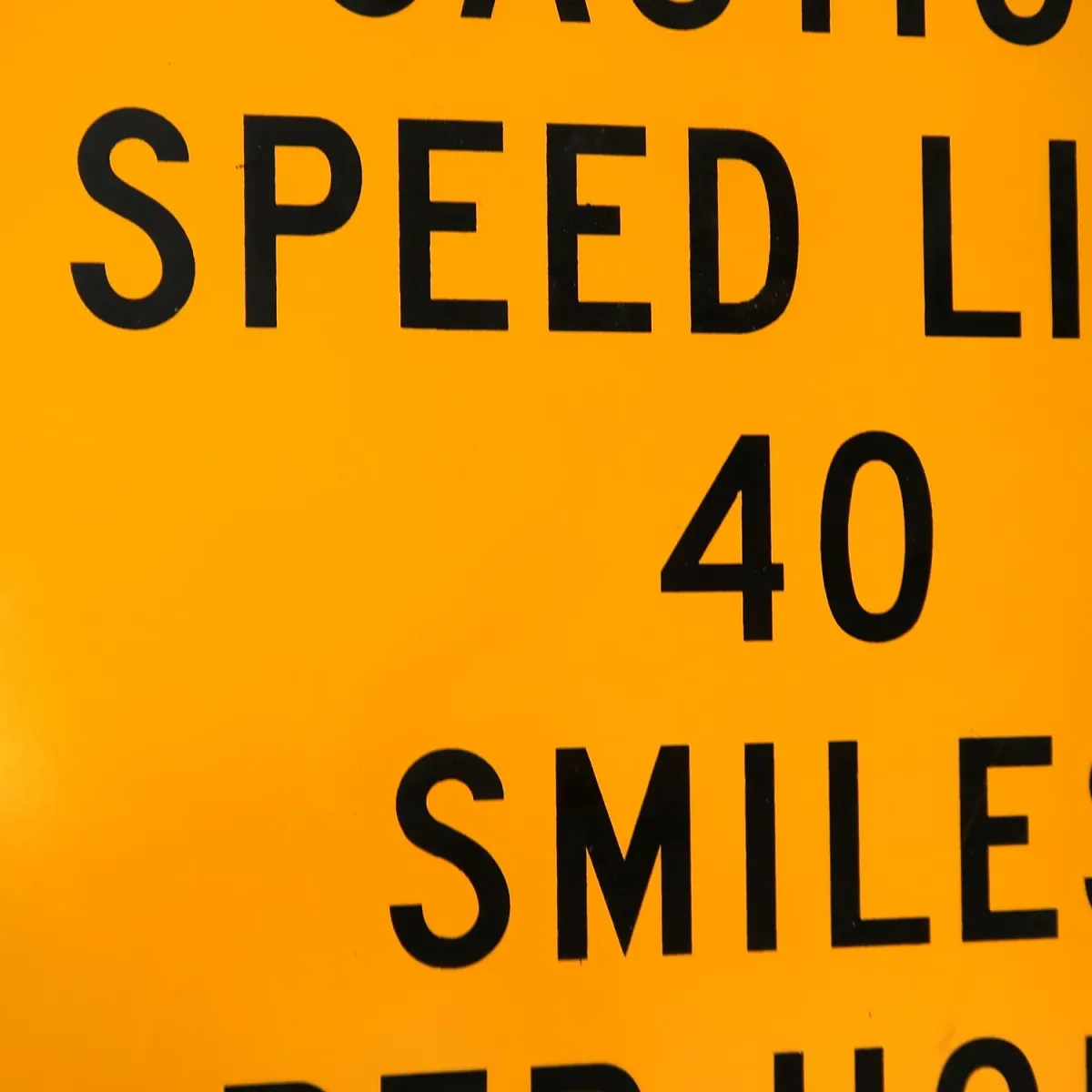 CAUTION SPEED LIMIT メタルサイン