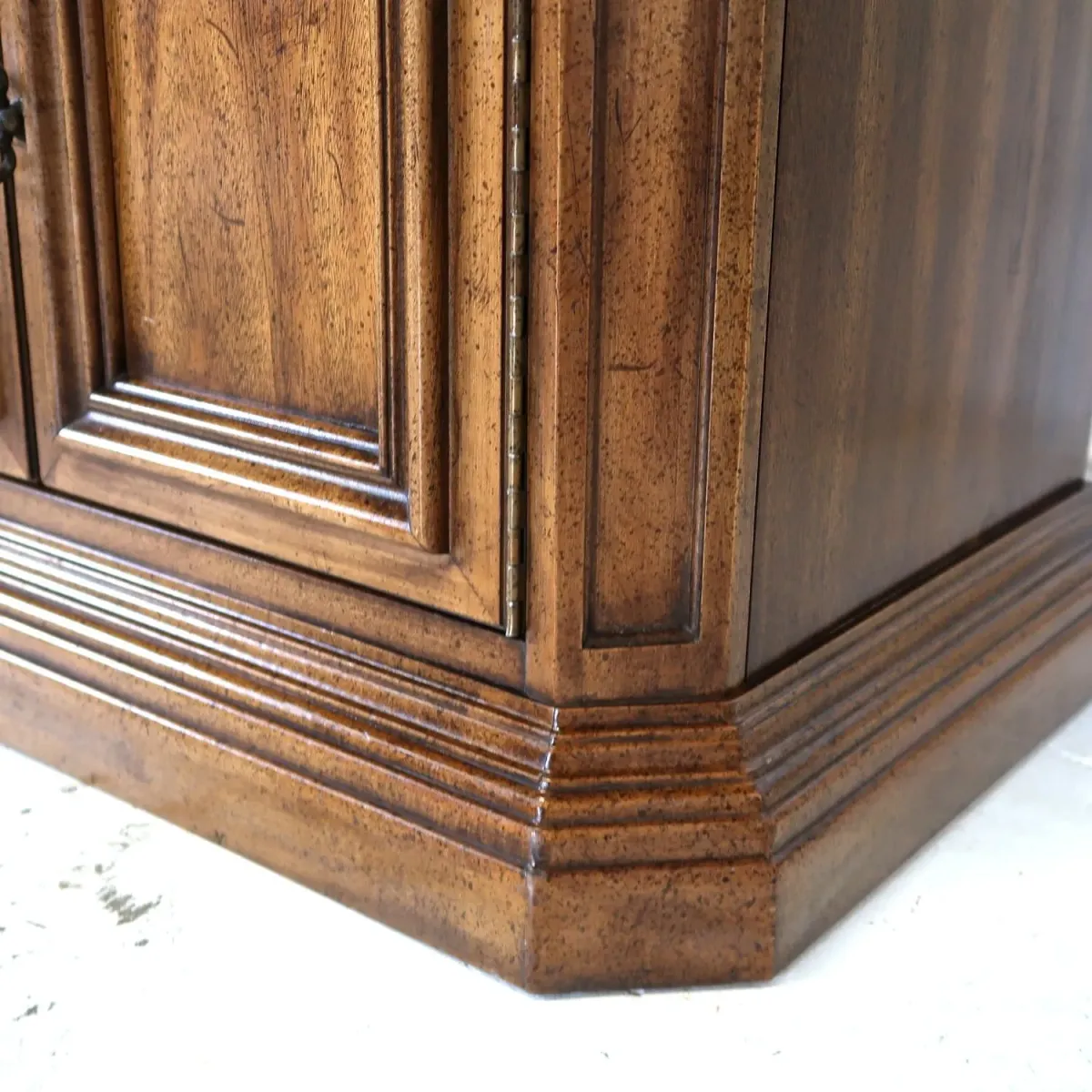 Unique Furniture アンティーク ナイトスタンド