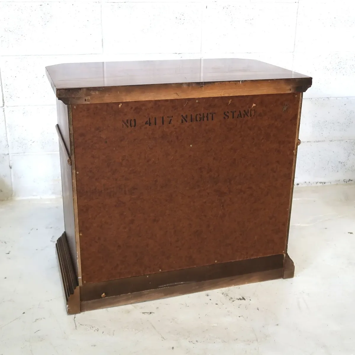 Unique Furniture アンティーク ナイトスタンド