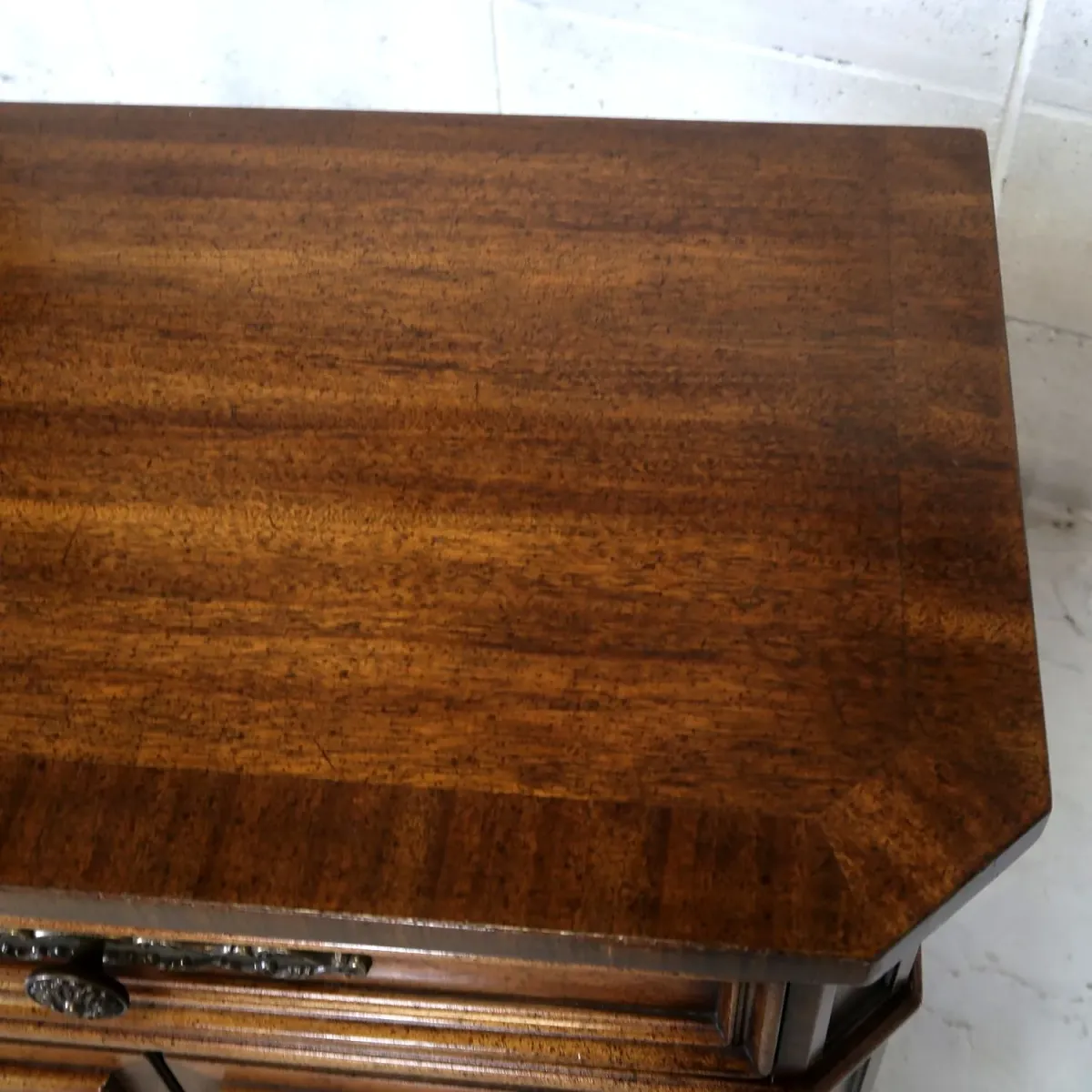 Unique Furniture アンティーク ナイトスタンド
