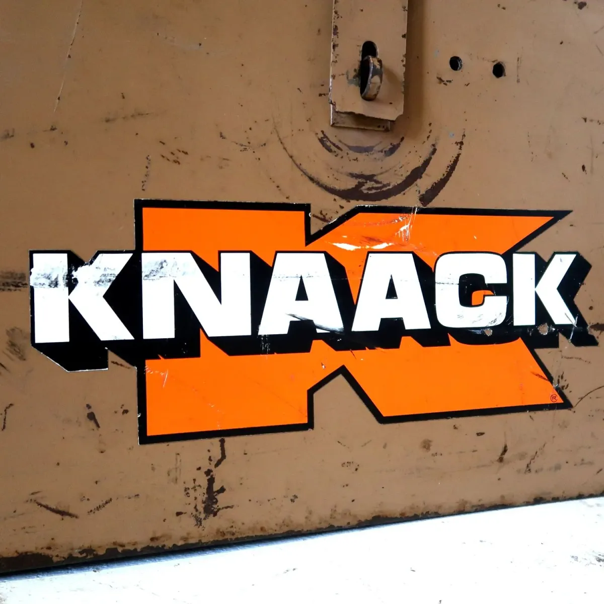 KNAACK ビンテージ メタルトランク