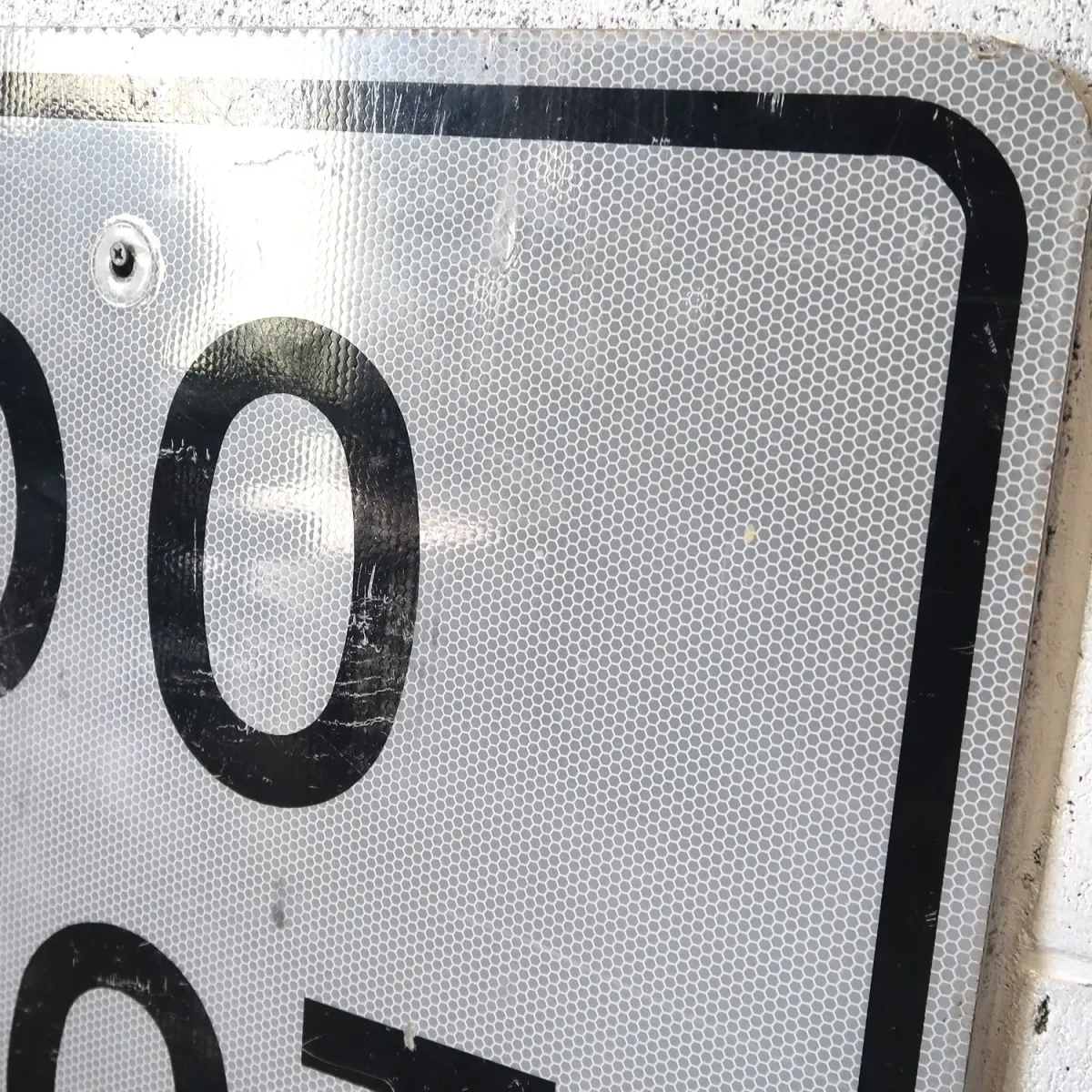 DO NOT PASS ロードサイン