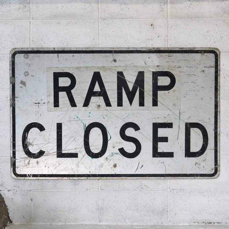 RAMP CLOSED 大型ロードサイン