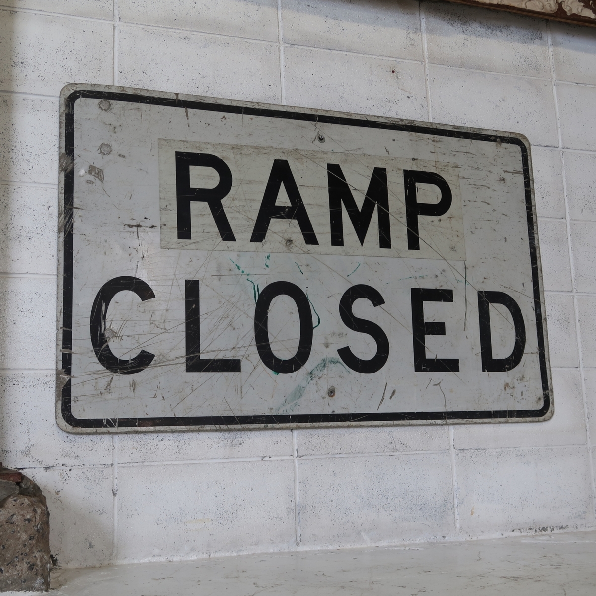 RAMP CLOSED 大型ロードサイン