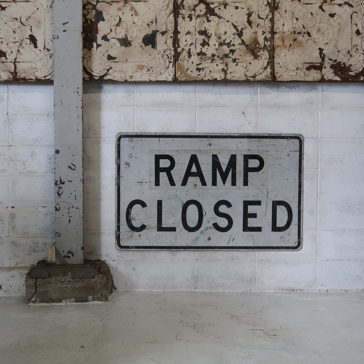 RAMP CLOSED 大型ロードサイン