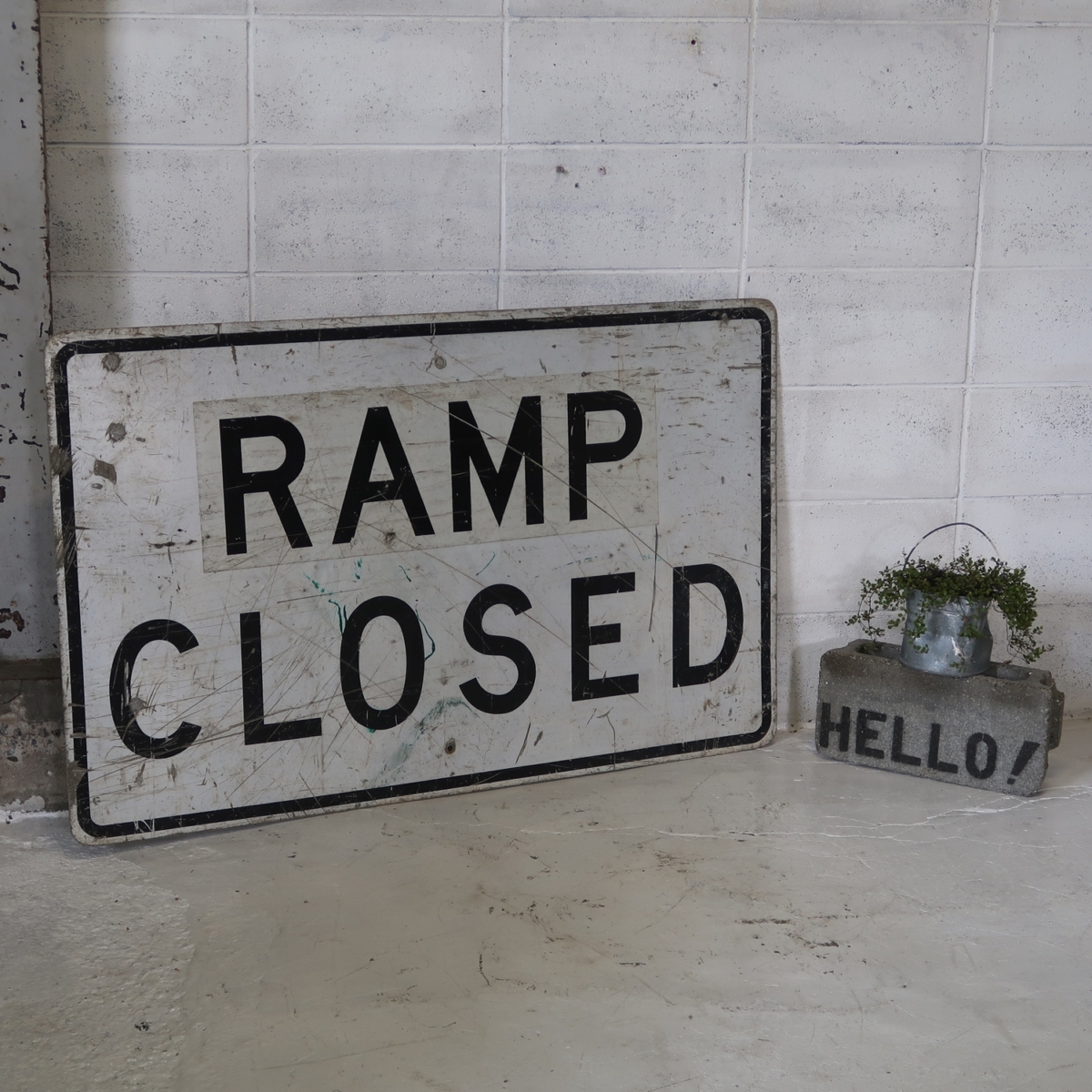 RAMP CLOSED 大型ロードサイン