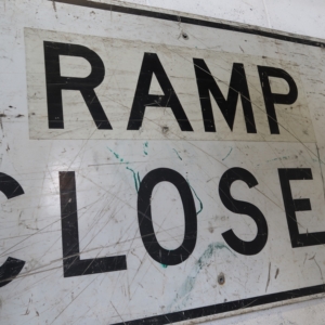 RAMP CLOSED 大型ロードサイン