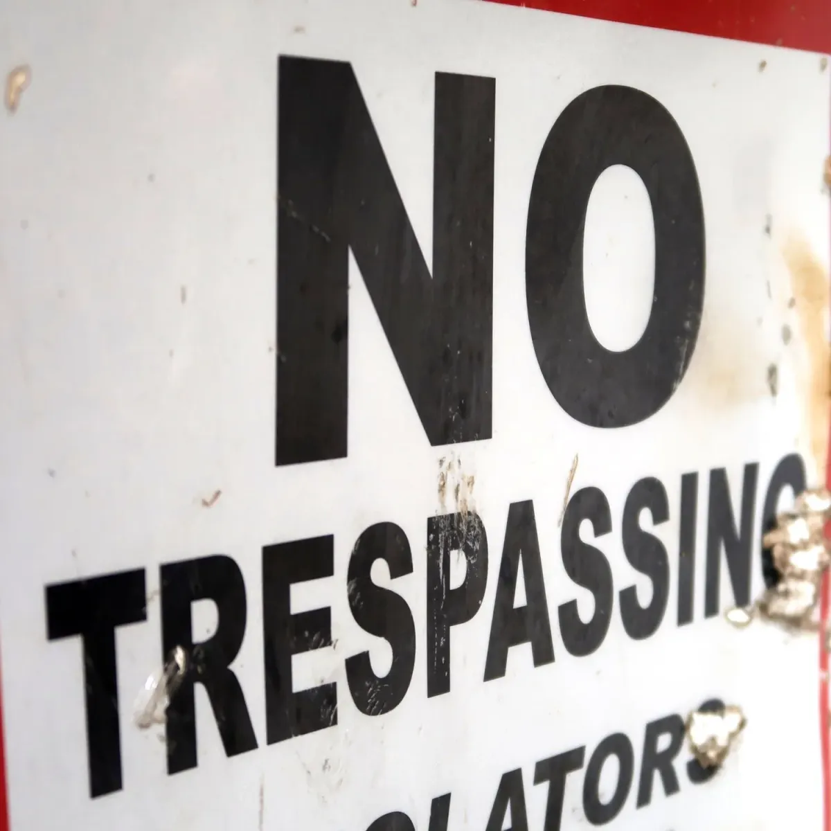 NO TRESPASSING メタルサイン