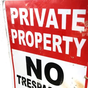 NO TRESPASSING メタルサイン