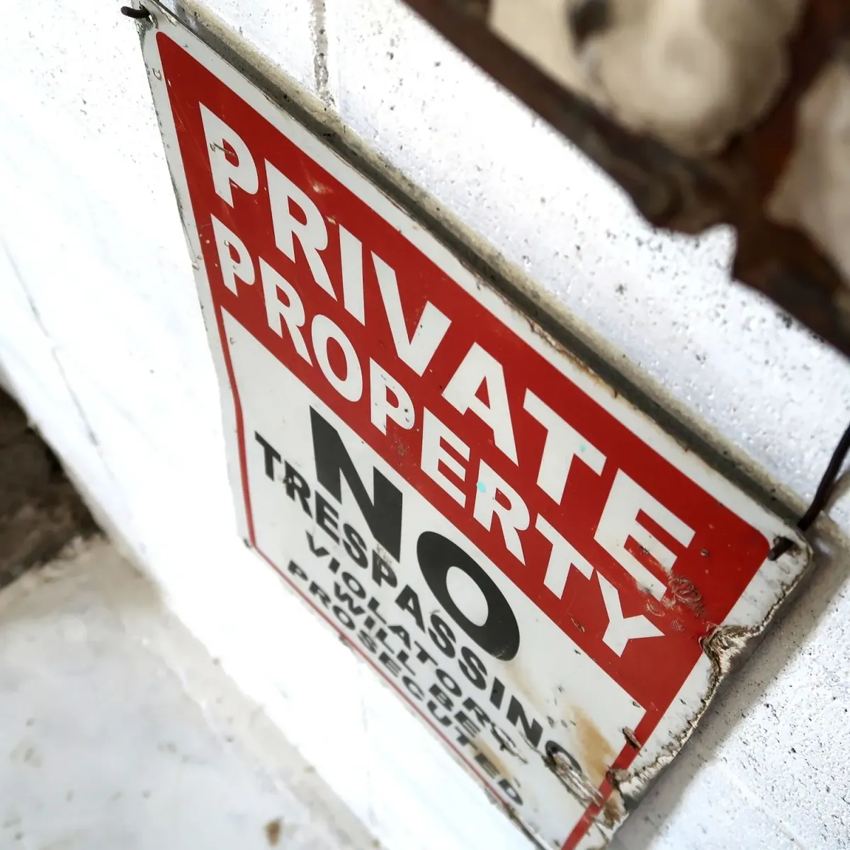 NO TRESPASSING メタルサイン