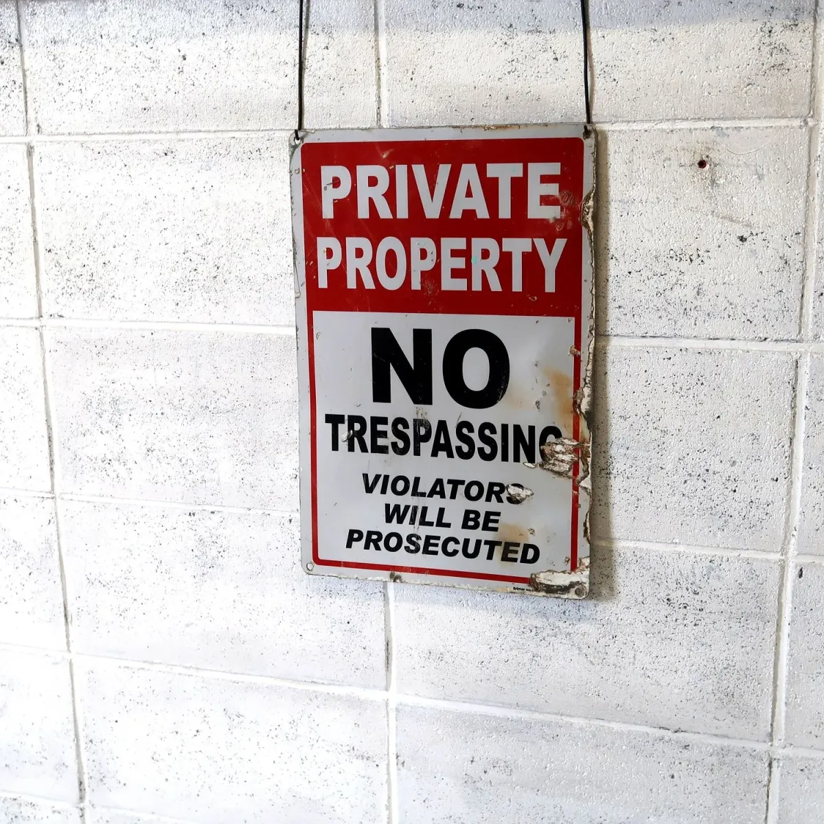 NO TRESPASSING メタルサイン