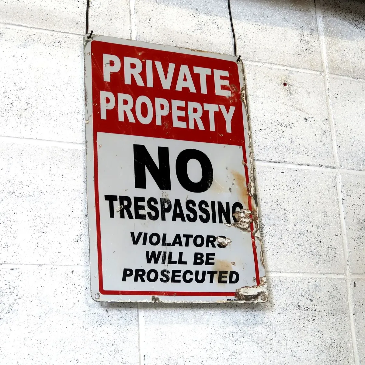 NO TRESPASSING メタルサイン