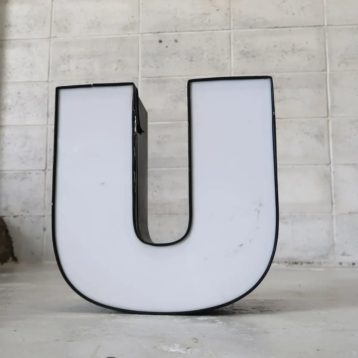 ビンテージ レターサイン U