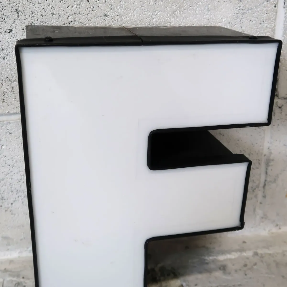 ビンテージ レターサイン F