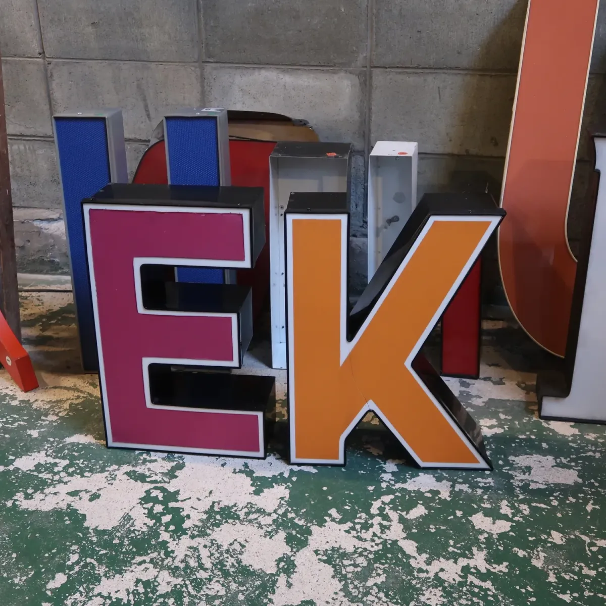 ビンテージ レターサイン E