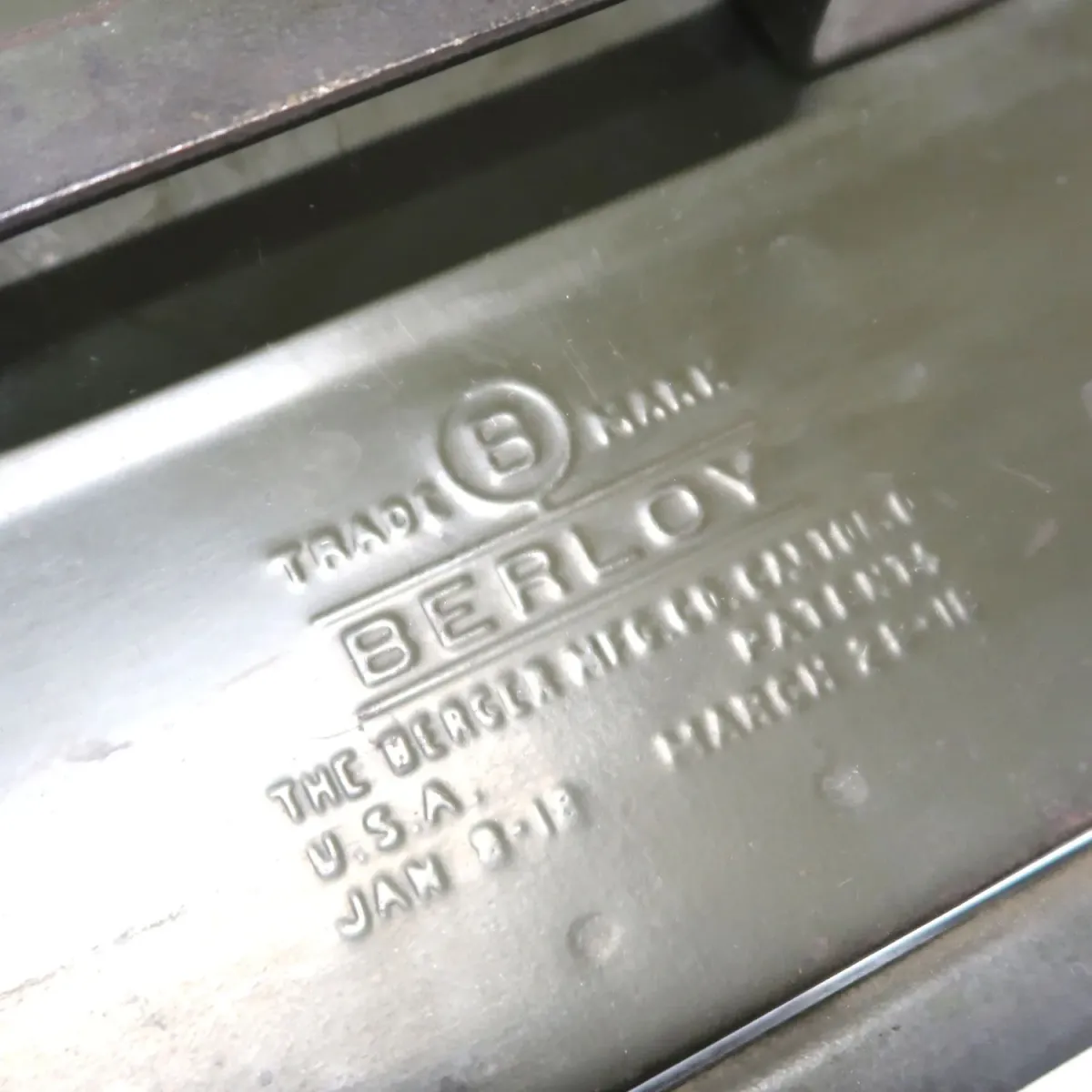 BERLOY ビンテージ メタルキャビネット