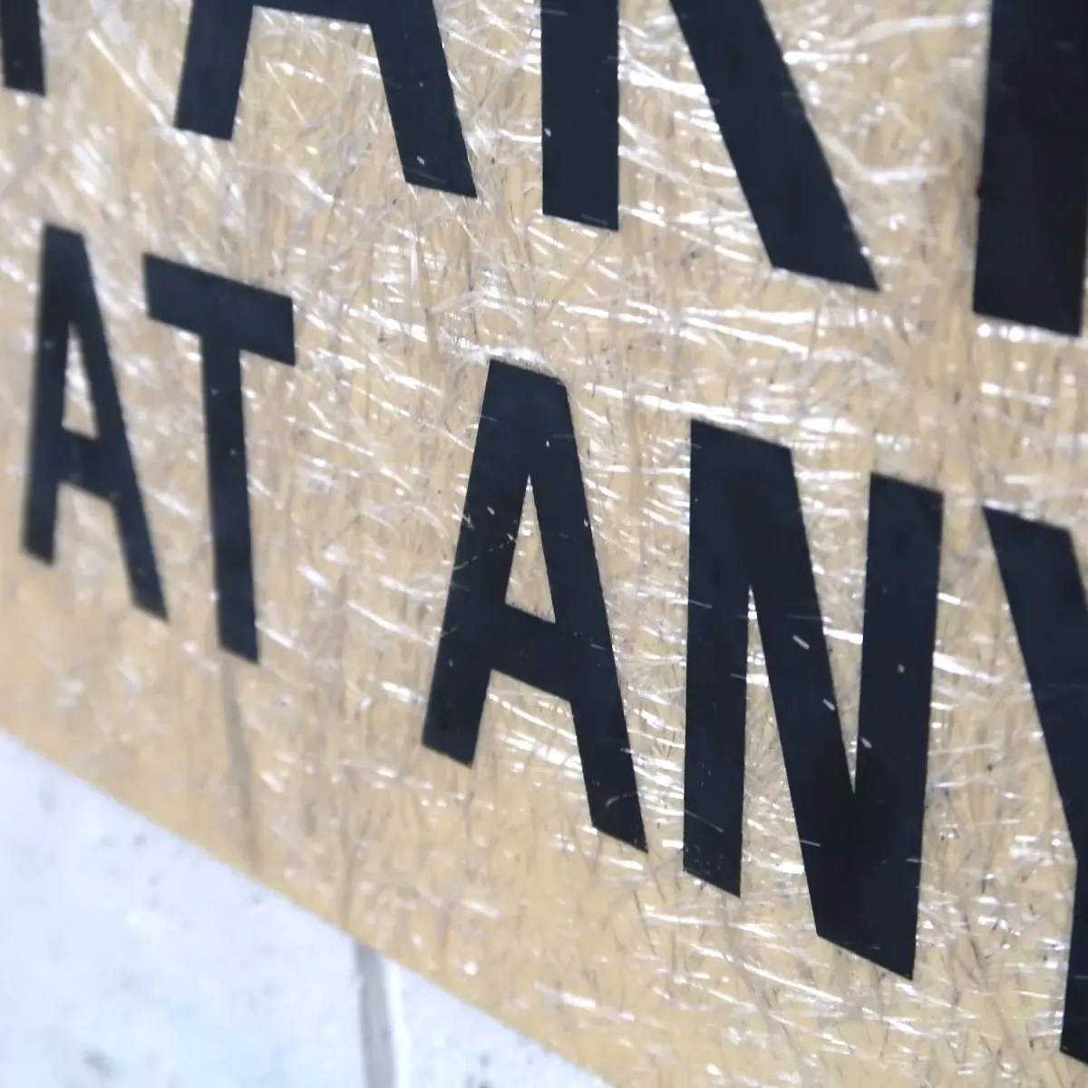 NO PARKING ロードサイン ファイバー製