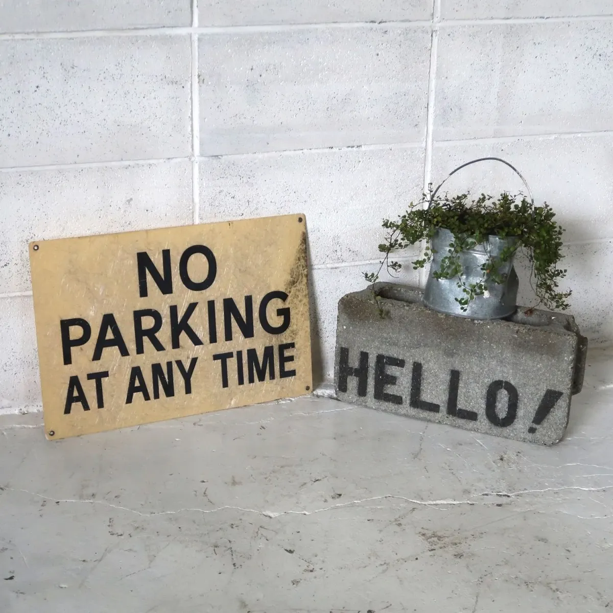 NO PARKING ロードサイン ファイバー製