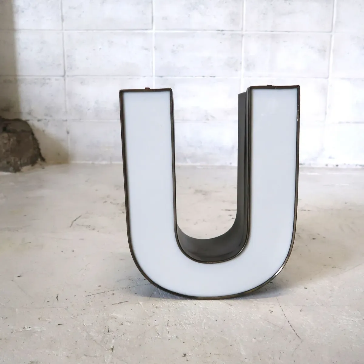 ビンテージ レターサイン U