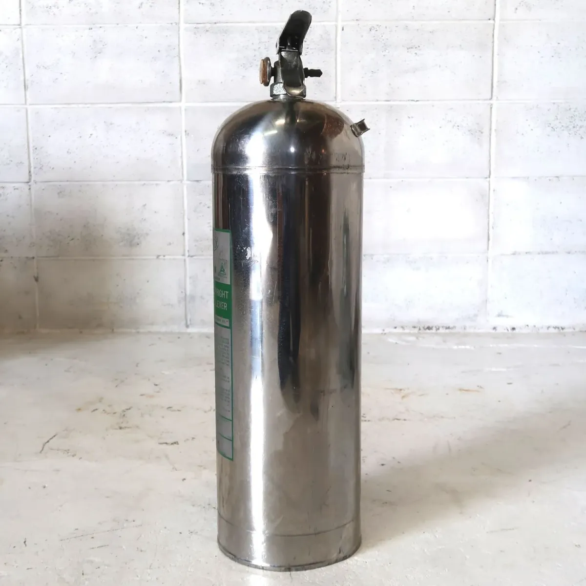 ビンテージ 消火器 クロムメッキ