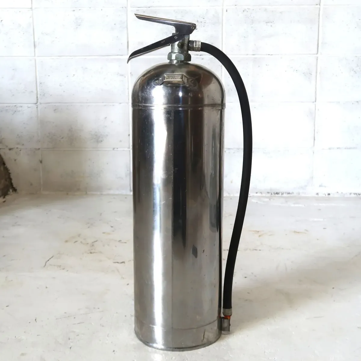 ビンテージ 消火器 クロムメッキ