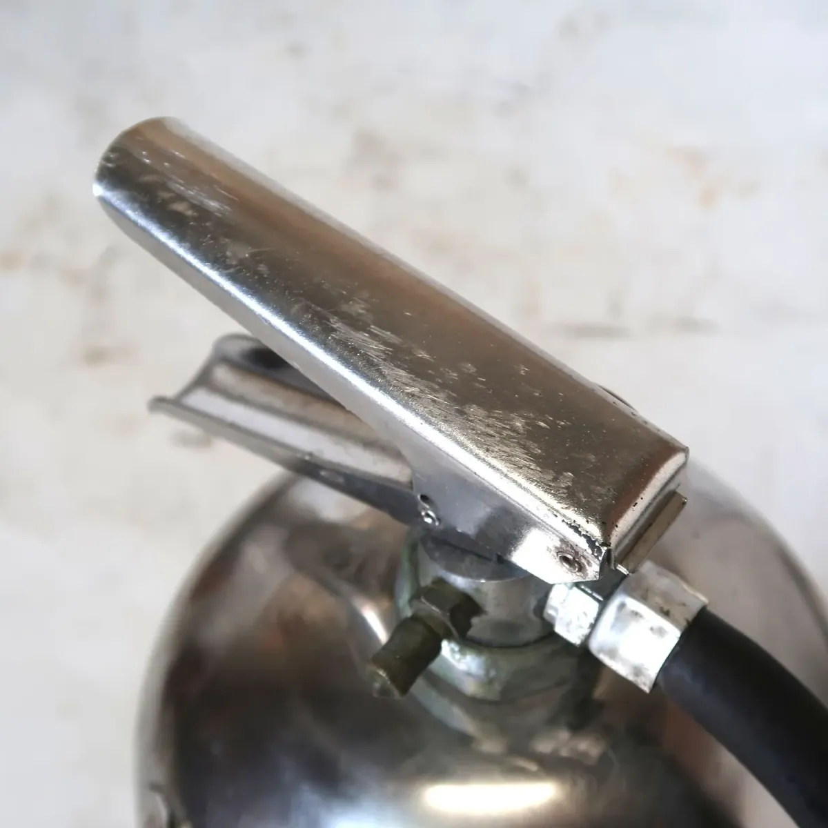 ビンテージ 消火器 クロムメッキ