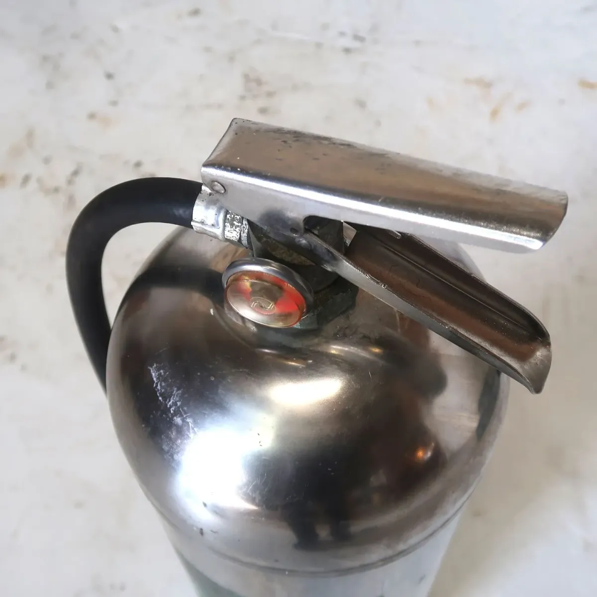 ビンテージ 消火器 クロムメッキ