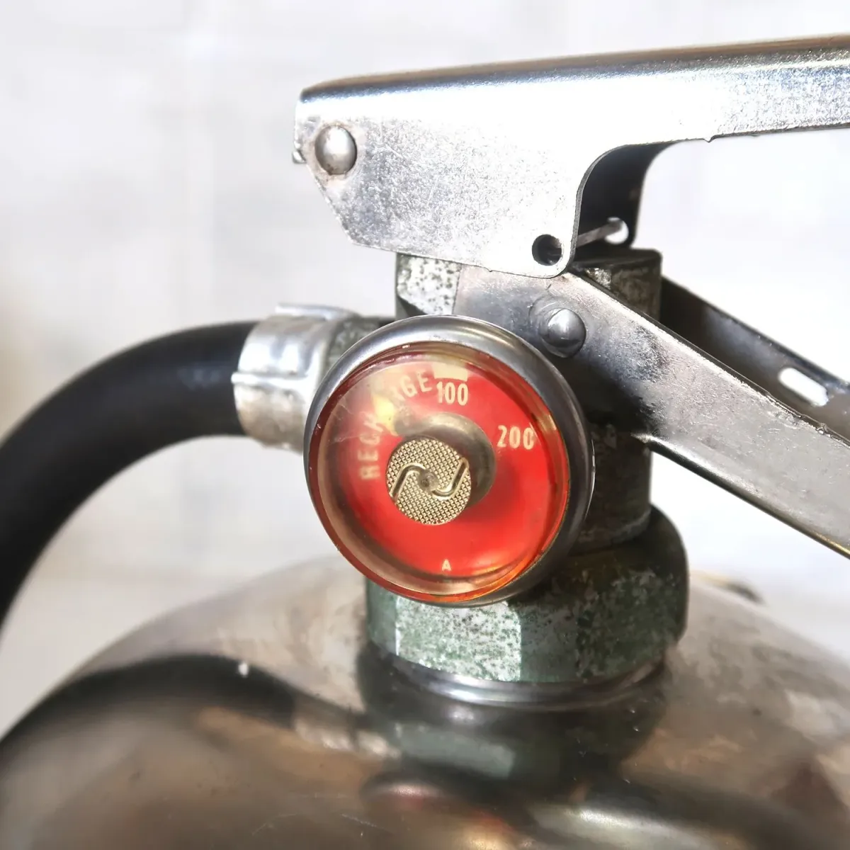 ビンテージ 消火器 クロムメッキ