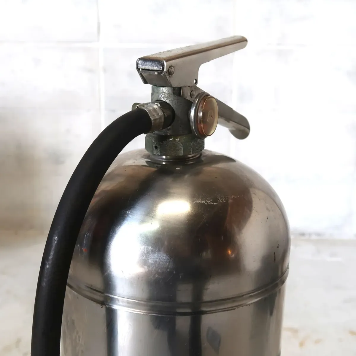ビンテージ 消火器 クロムメッキ