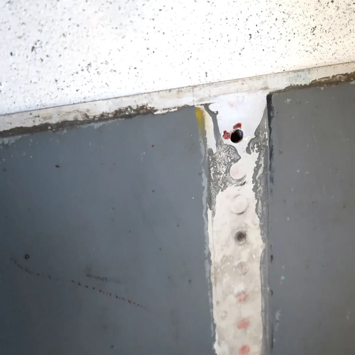 WRONG WAY ロードサイン