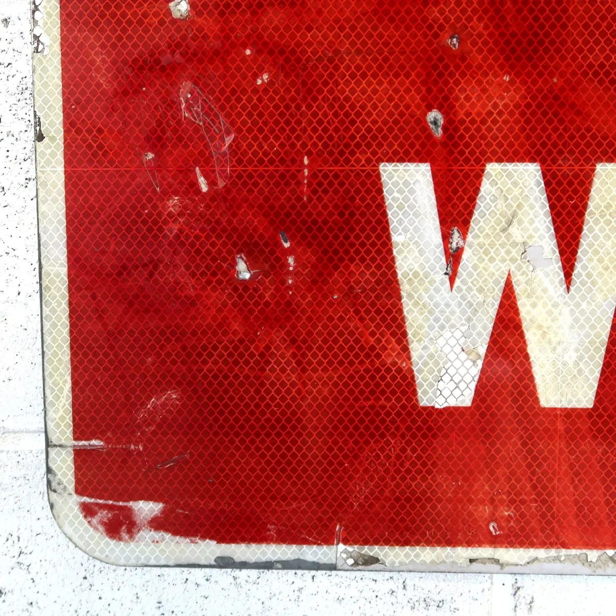 WRONG WAY ロードサイン