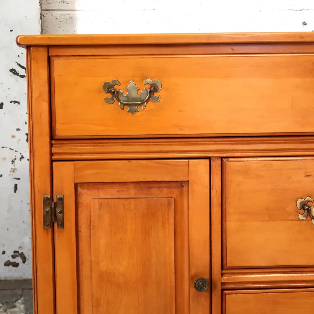 ST. JOHNS アンティーク サイドボード