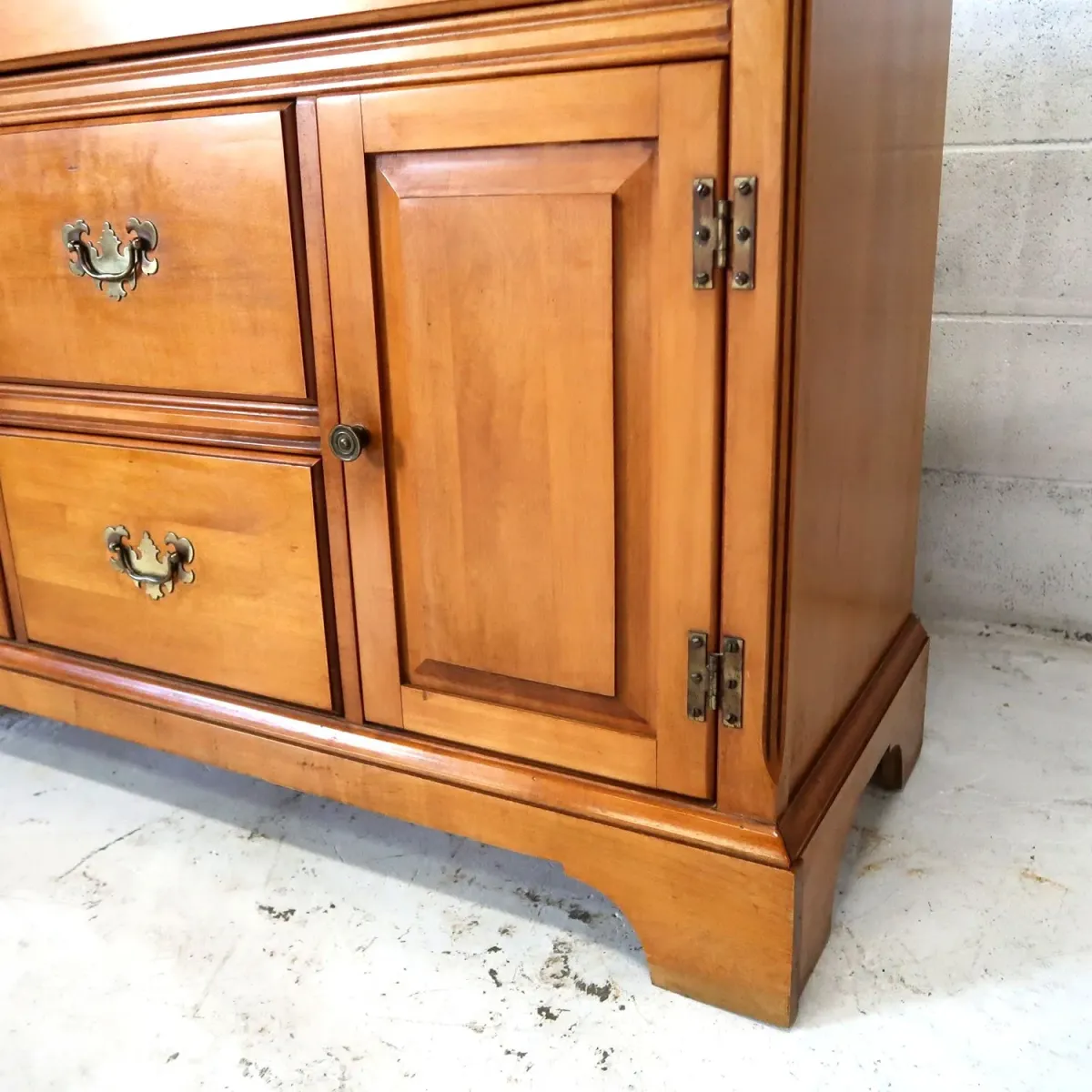 ST. JOHNS アンティーク サイドボード