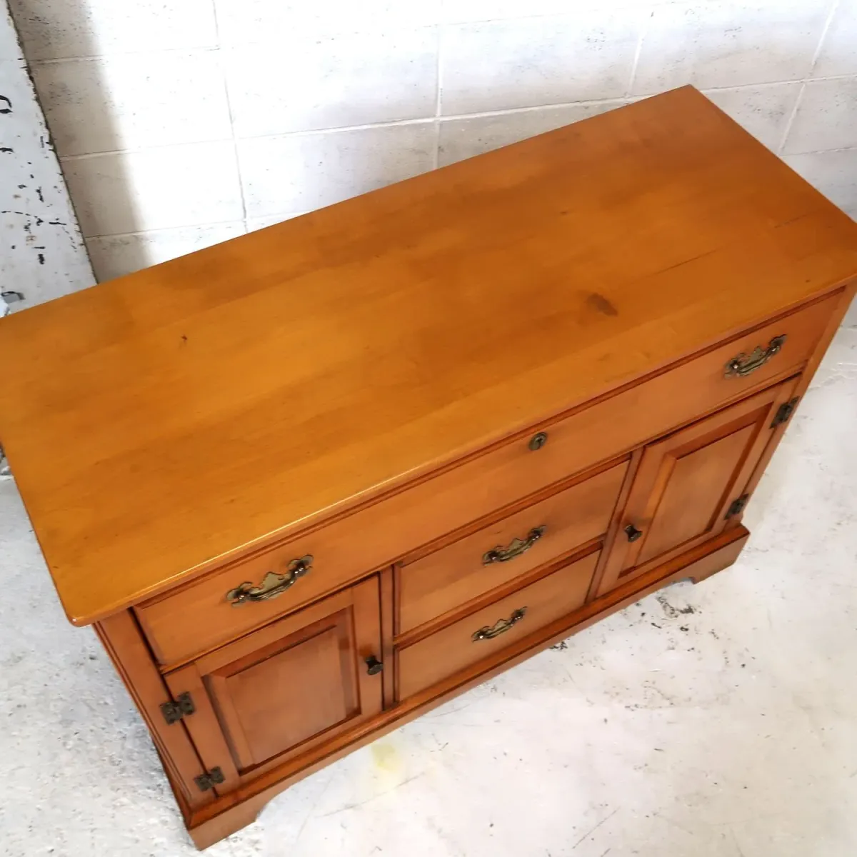 ST. JOHNS アンティーク サイドボード