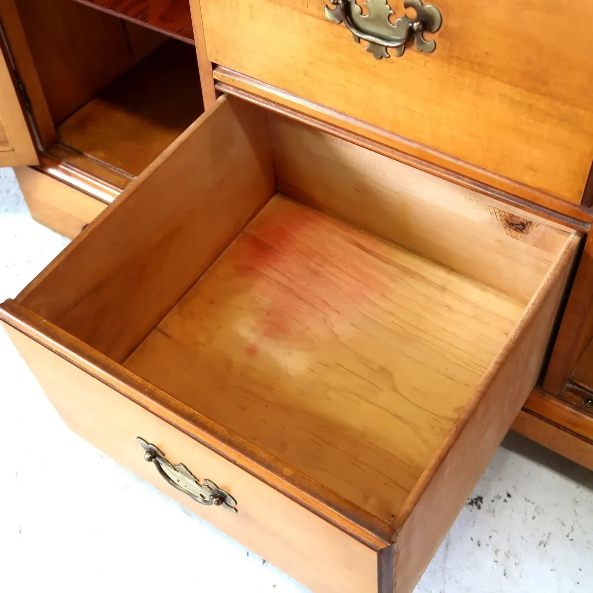 ST. JOHNS アンティーク サイドボード