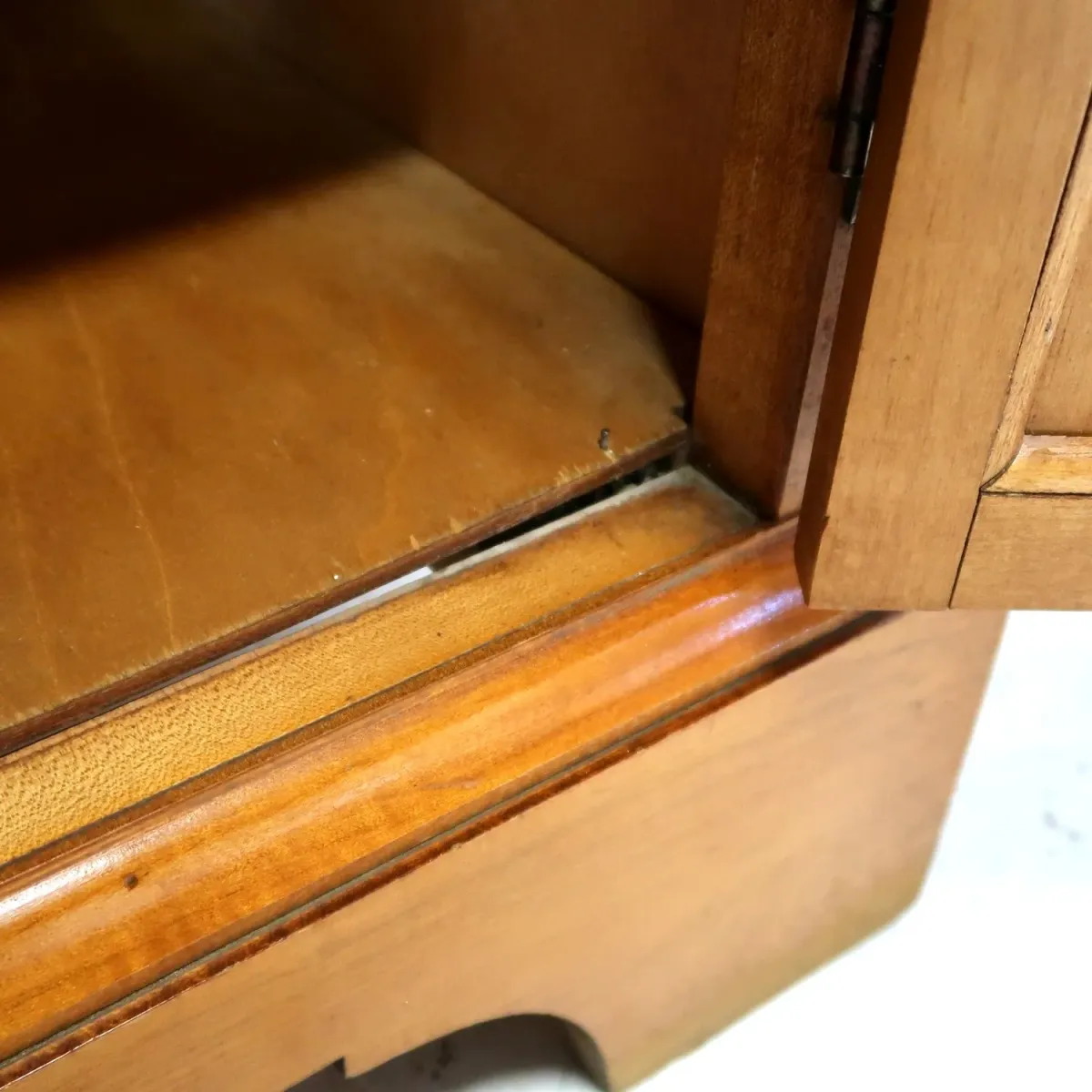 ST. JOHNS アンティーク サイドボード