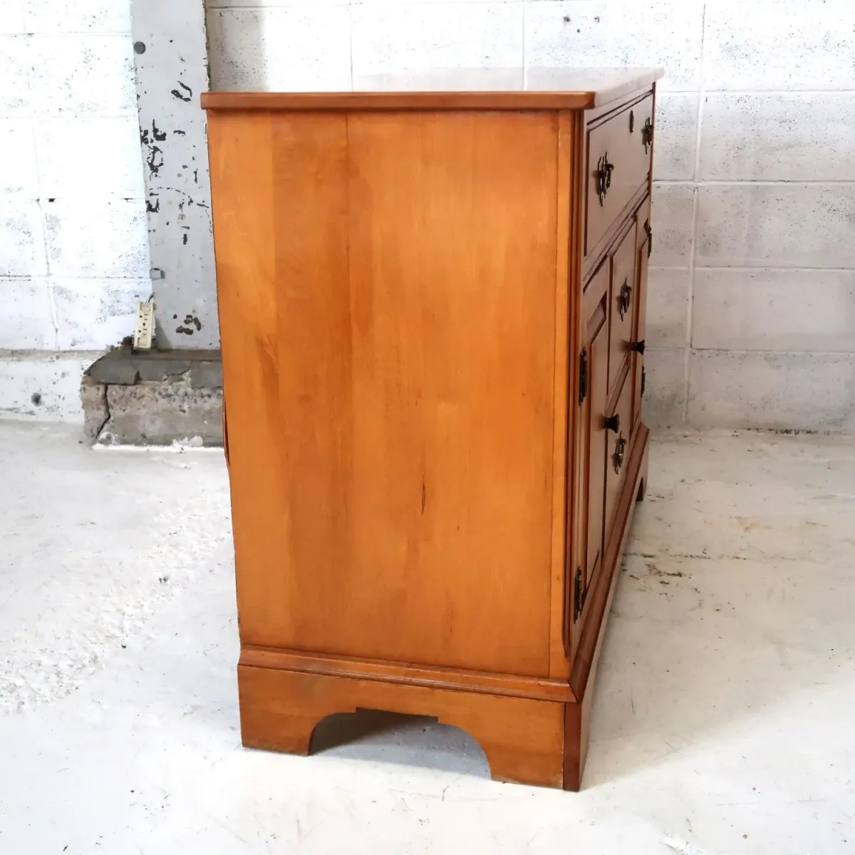 ST. JOHNS アンティーク サイドボード