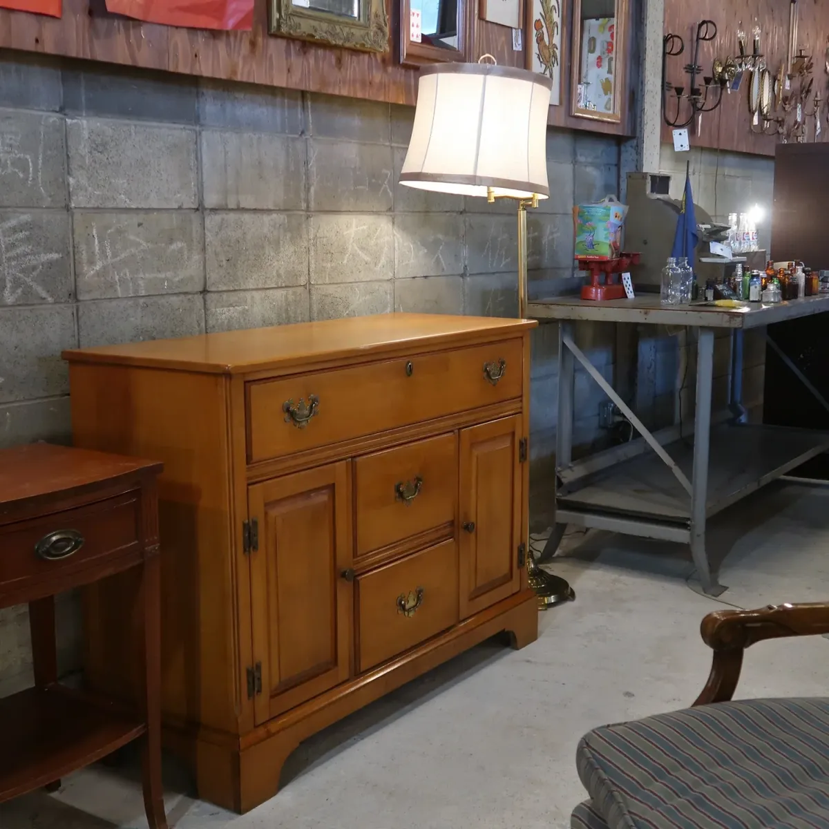 ST. JOHNS アンティーク サイドボード