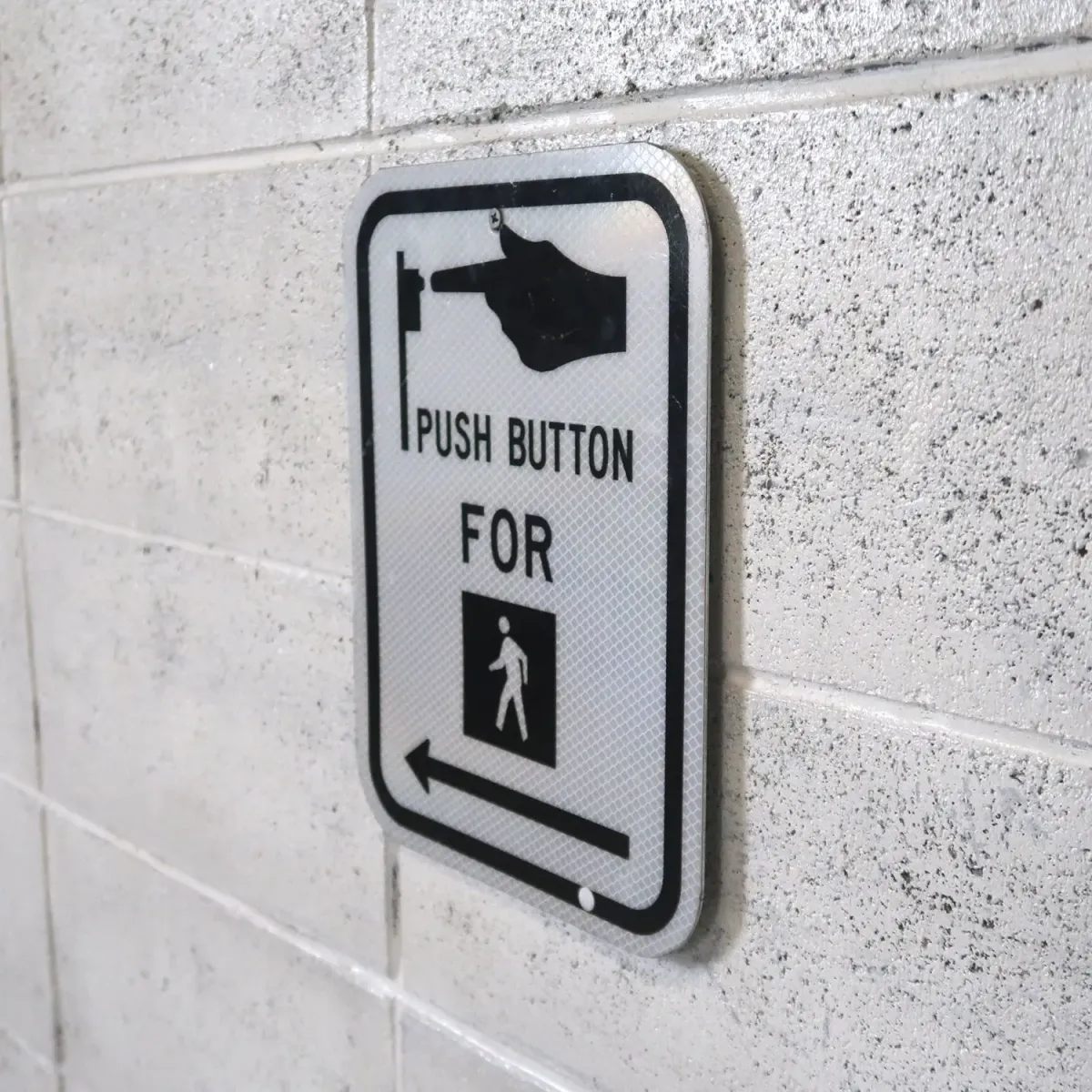 PUSH BUTTON ロードサイン