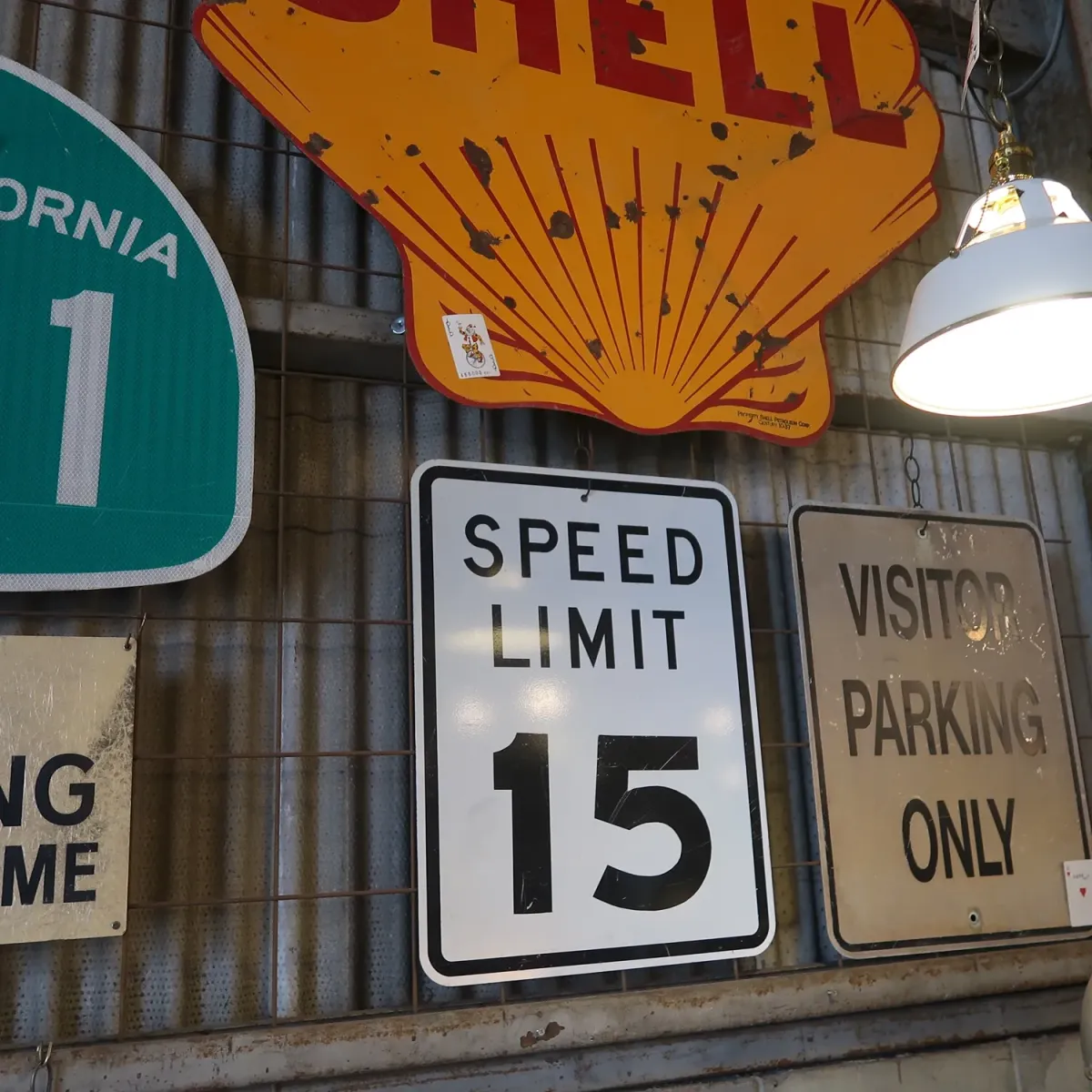 ロードサイン SPEED LIMIT 15